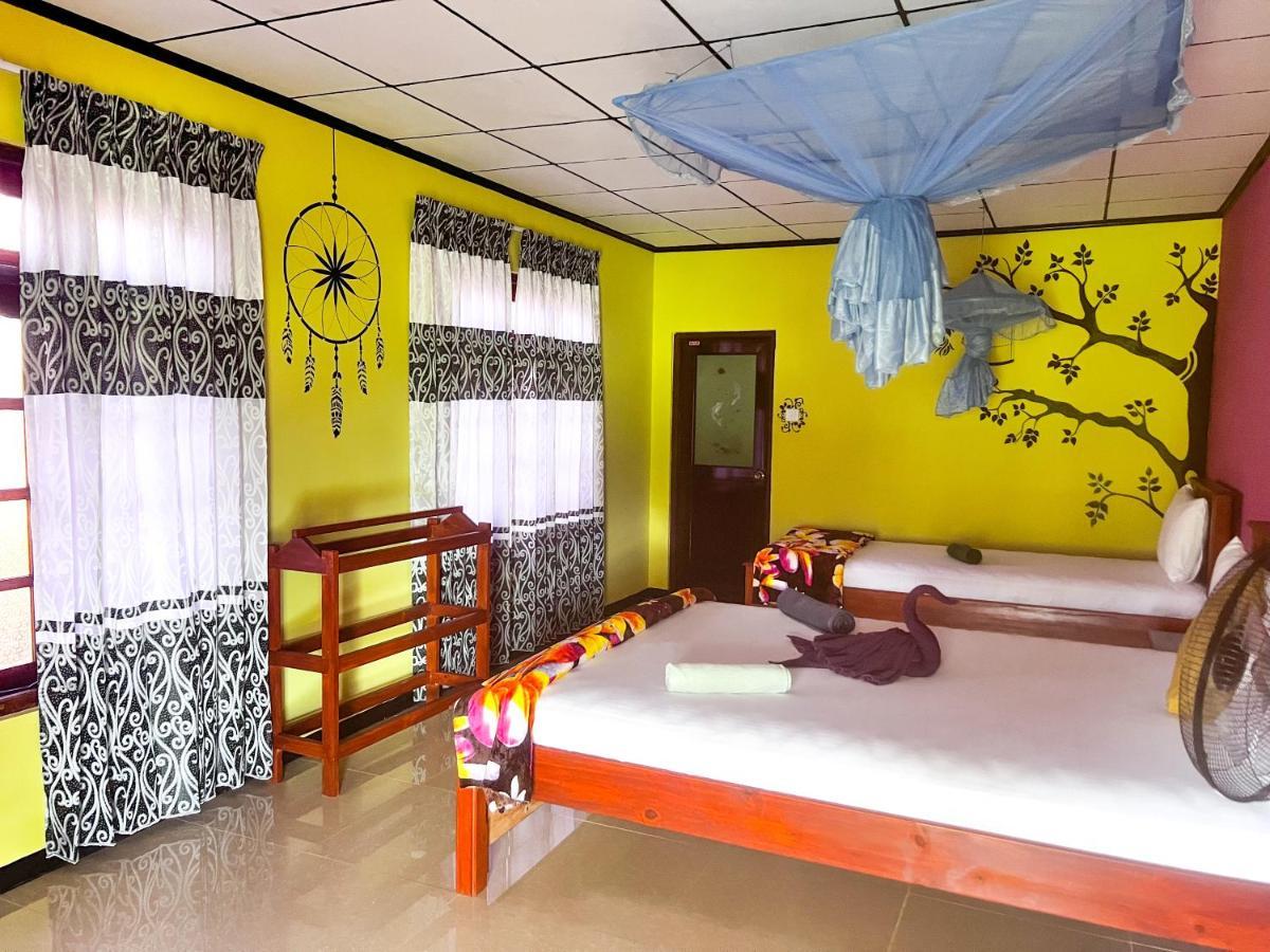 Nine Arch Homestay Ella Esterno foto