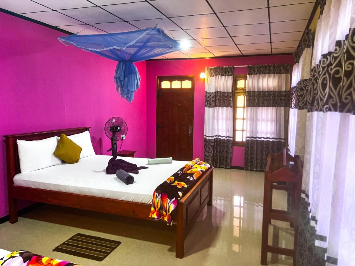 Nine Arch Homestay Ella Esterno foto
