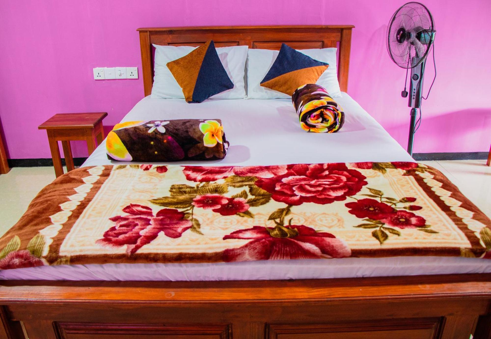 Nine Arch Homestay Ella Esterno foto