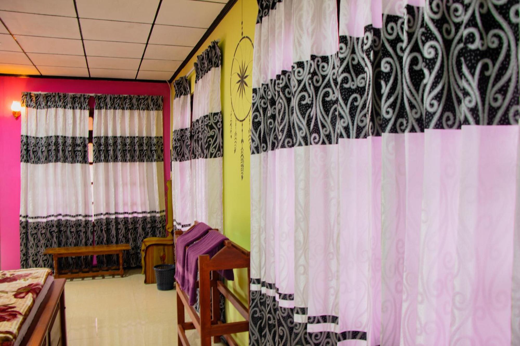 Nine Arch Homestay Ella Esterno foto