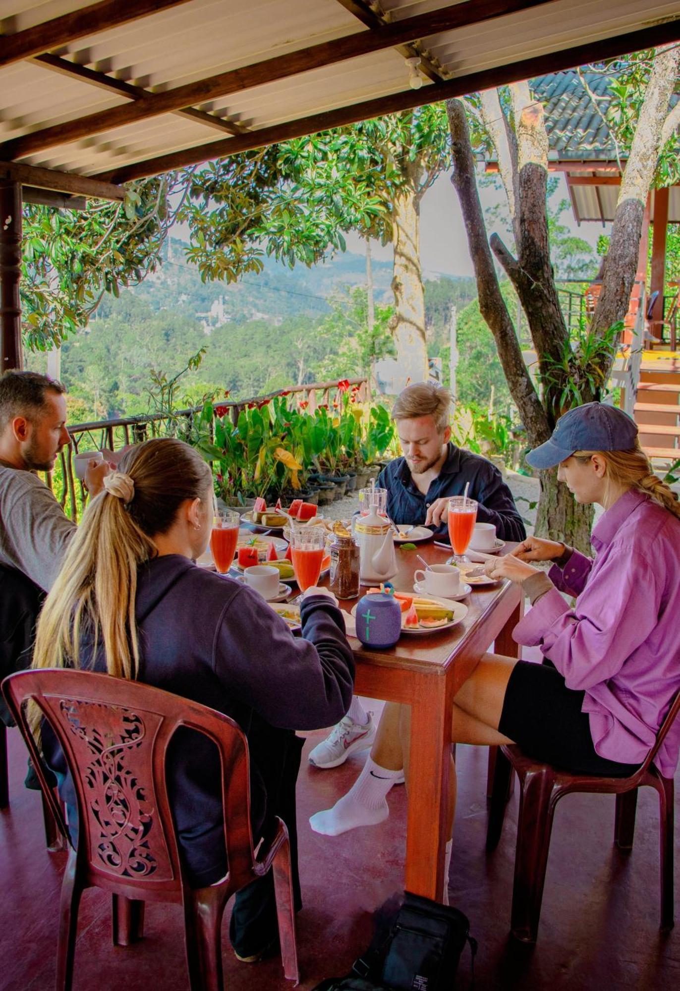 Nine Arch Homestay Ella Esterno foto