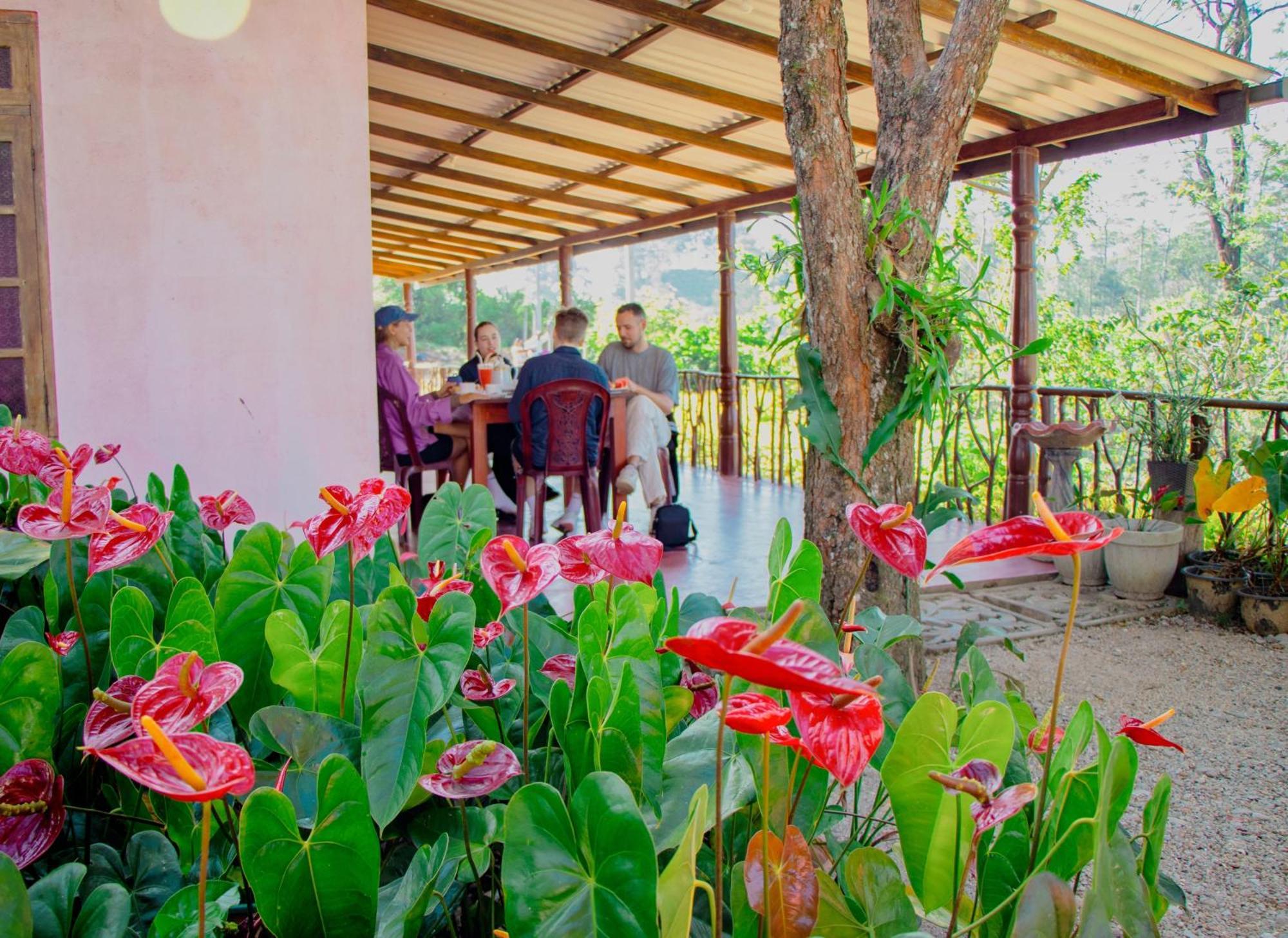Nine Arch Homestay Ella Esterno foto