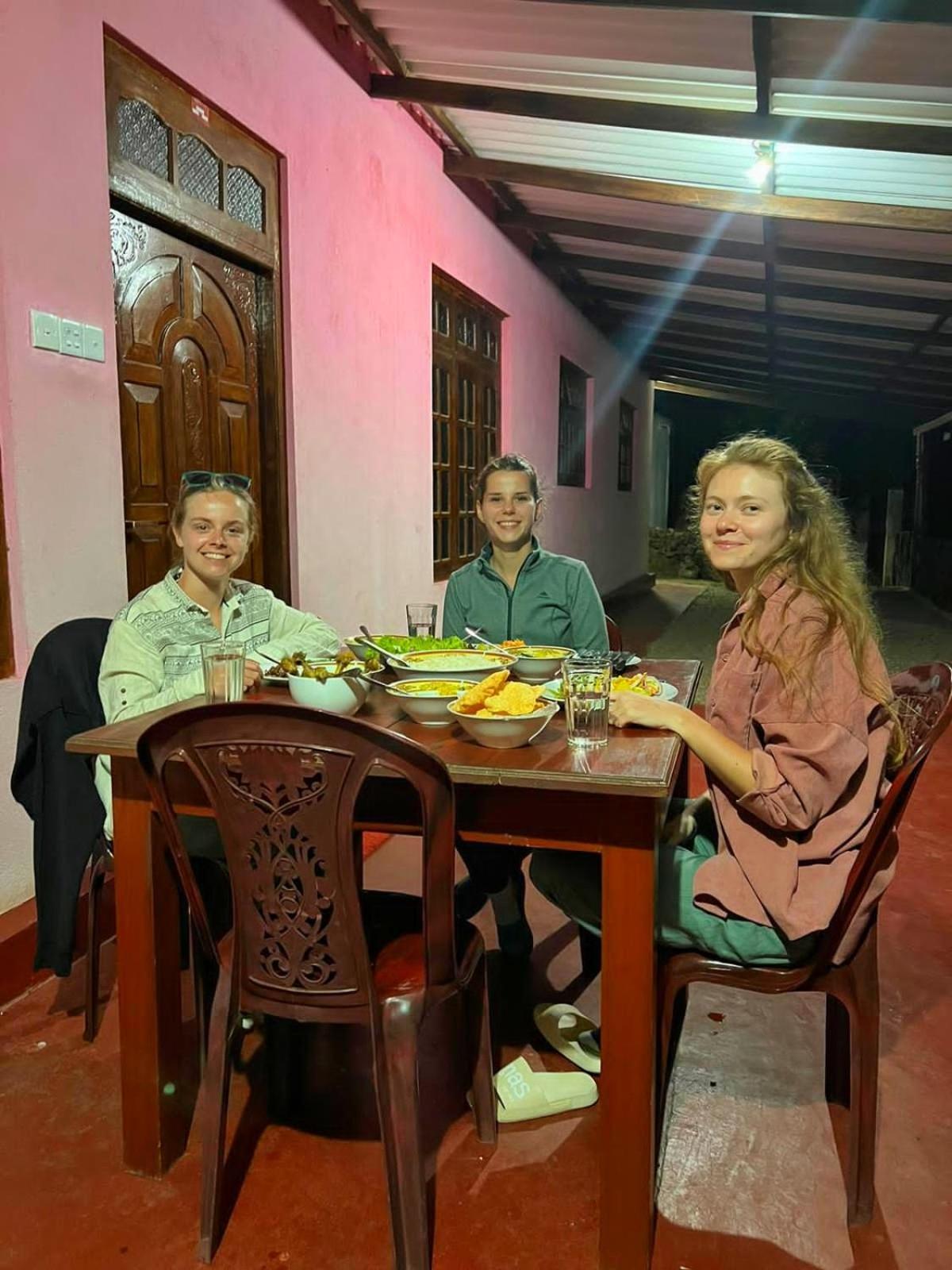 Nine Arch Homestay Ella Esterno foto