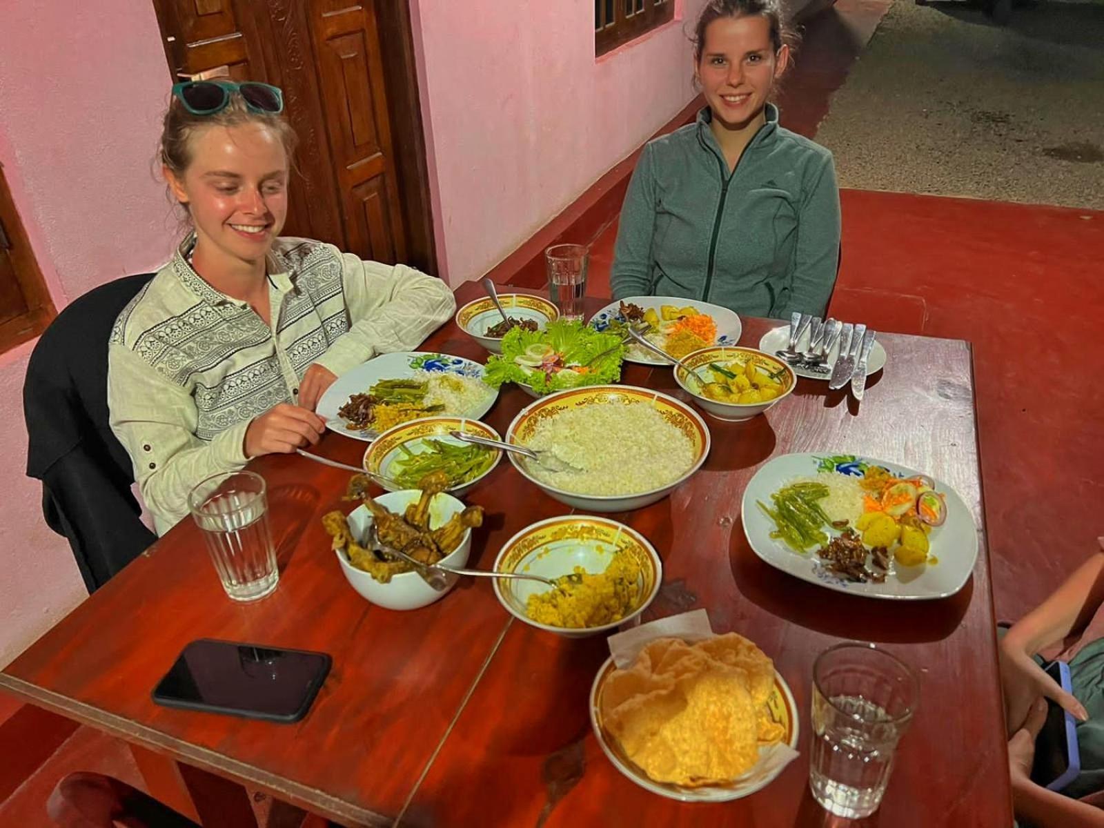 Nine Arch Homestay Ella Esterno foto