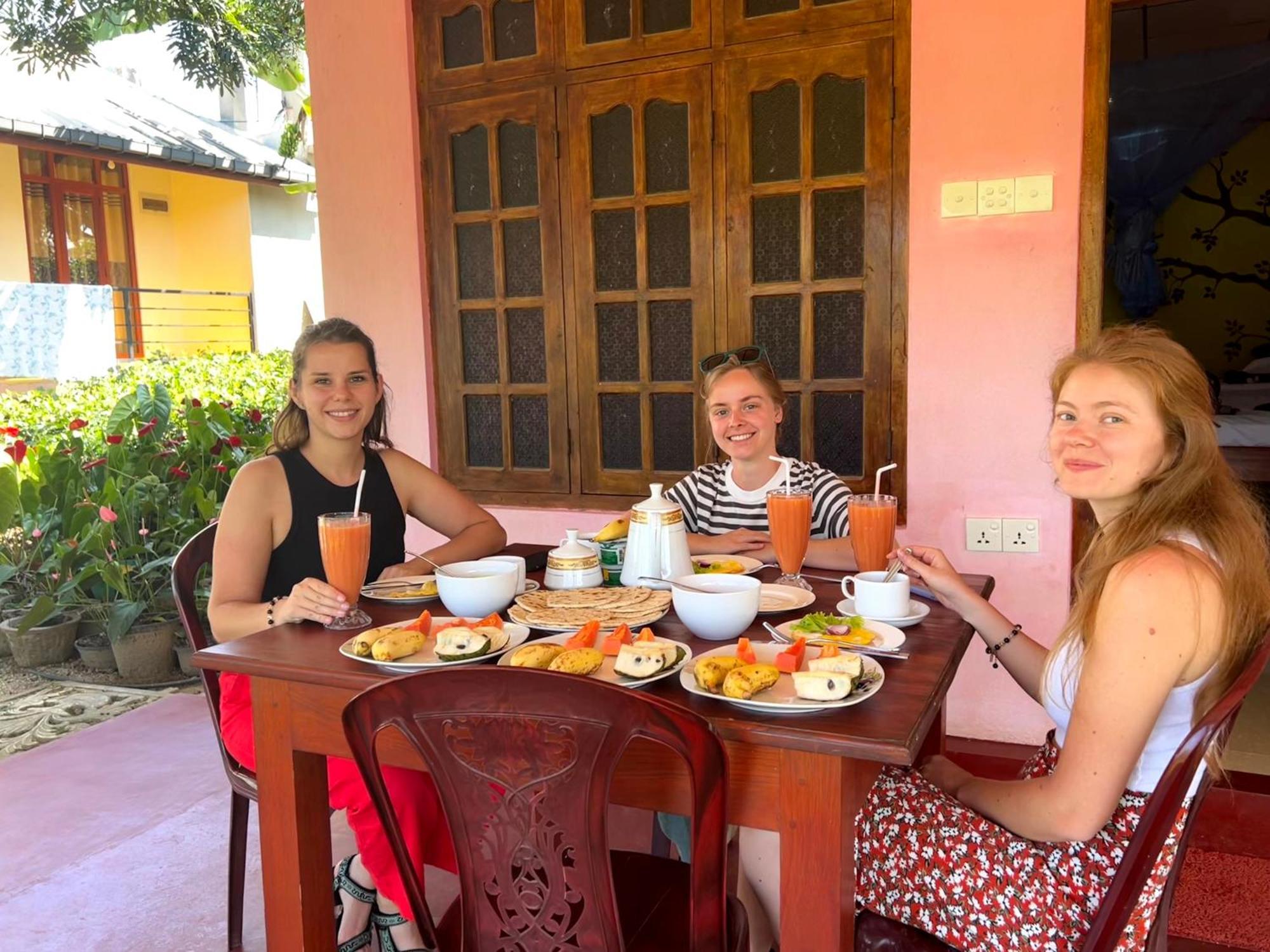 Nine Arch Homestay Ella Esterno foto